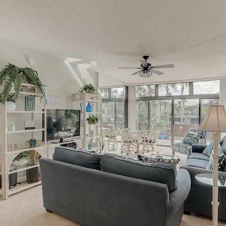 Private Entrance Condo - Large Patio With Direct Pool Access!